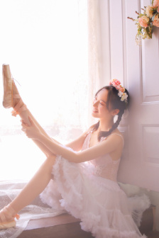 《丰满女学生》在线观看